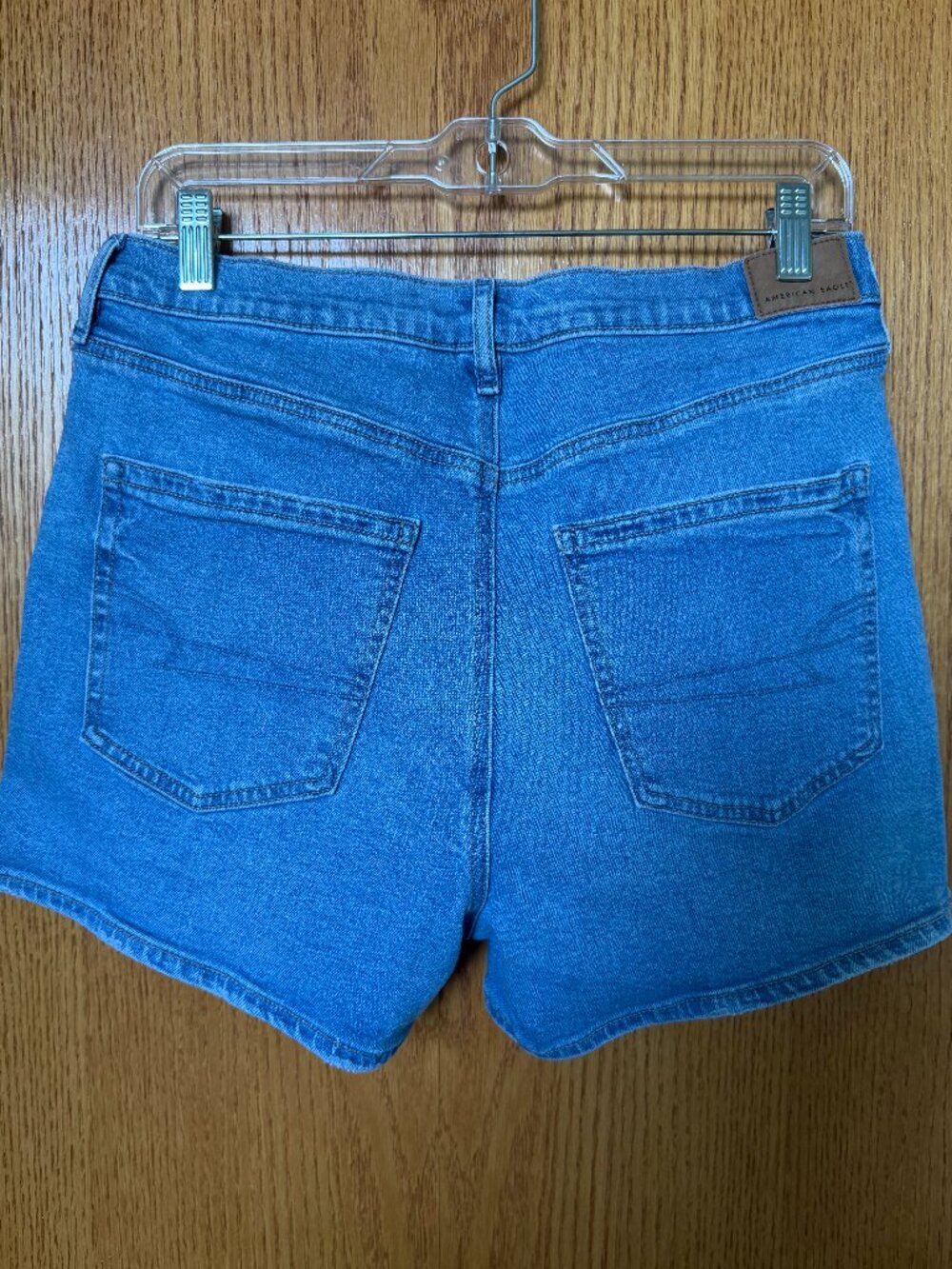 Relaxed Strigid Denim Shorts Size 8 Medium Wash - Picture 2 of 6